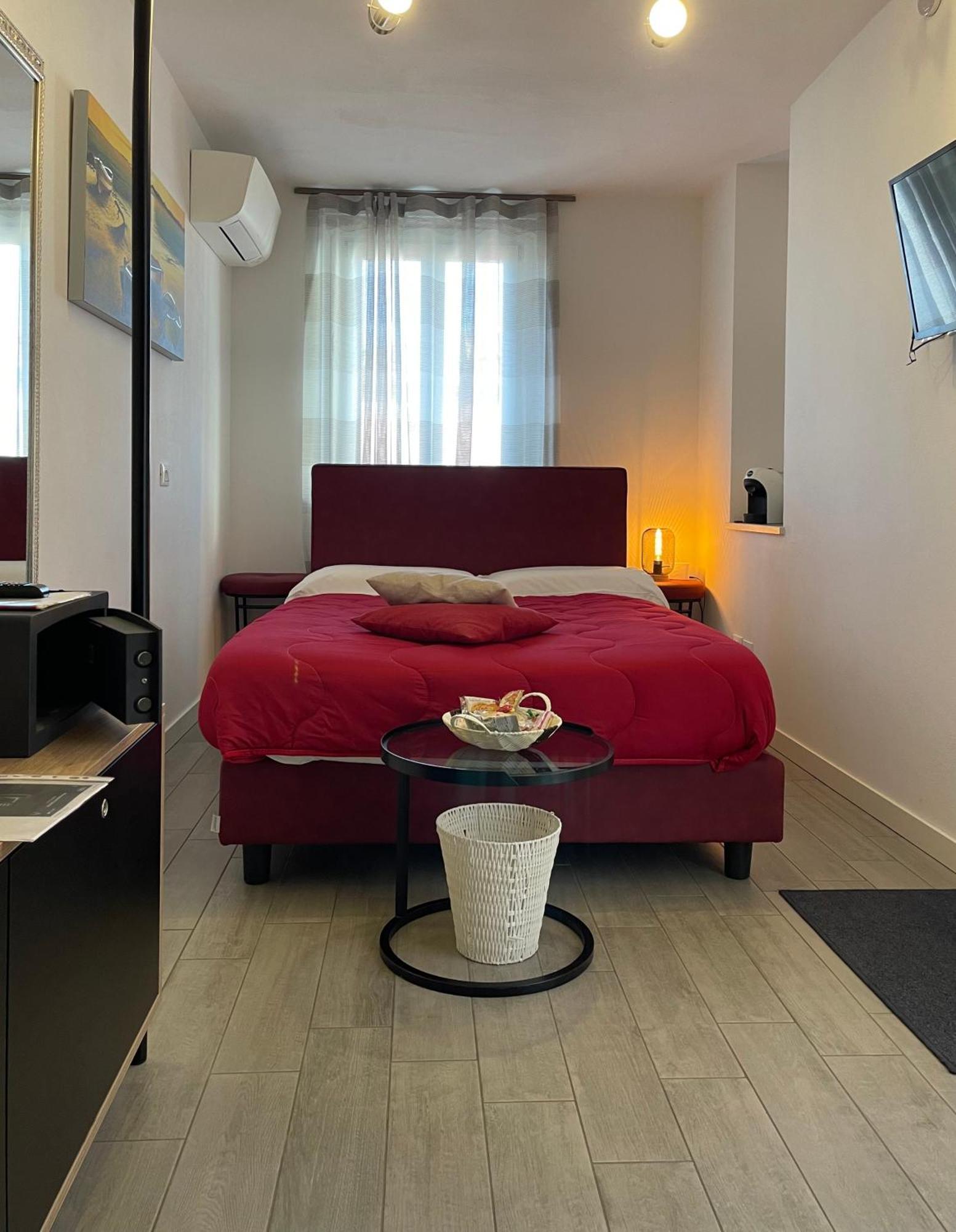 Dimora Di Charme Peschiera Del Garda Apartment Exterior photo